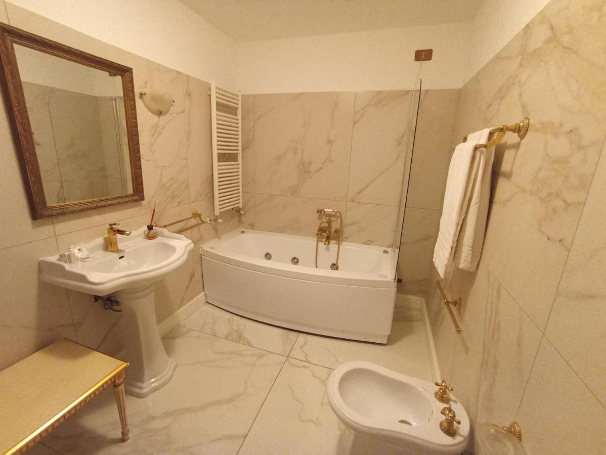 Mercanti Apts Via Passarella Милано Екстериор снимка