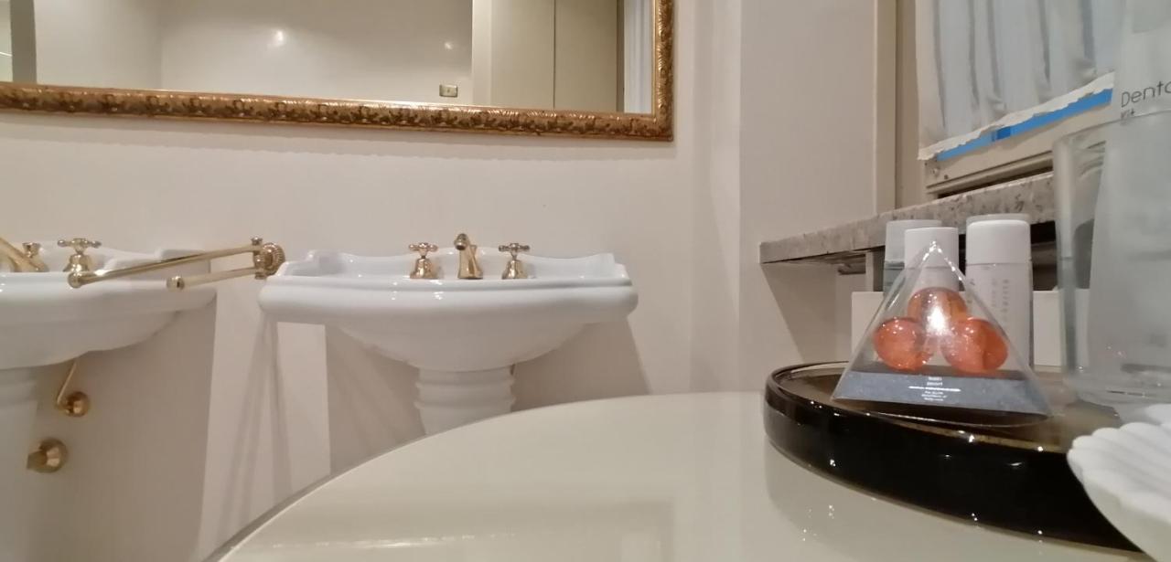 Mercanti Apts Via Passarella Милано Екстериор снимка